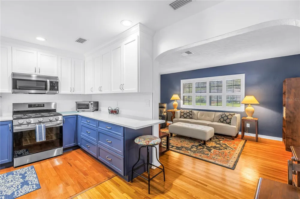 755 39TH AVENUE NE St Petersburg, FL 33703