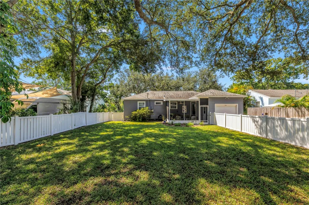 755 39TH AVENUE NE St Petersburg, FL 33703