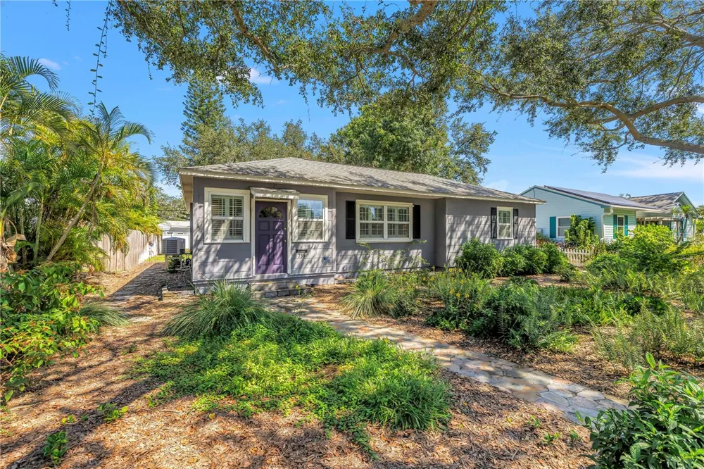 755 39TH AVENUE NE St Petersburg, FL 33703