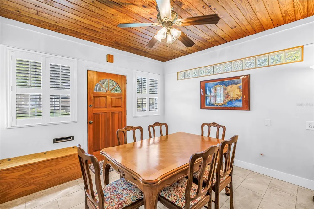 755 39TH AVENUE NE St Petersburg, FL 33703