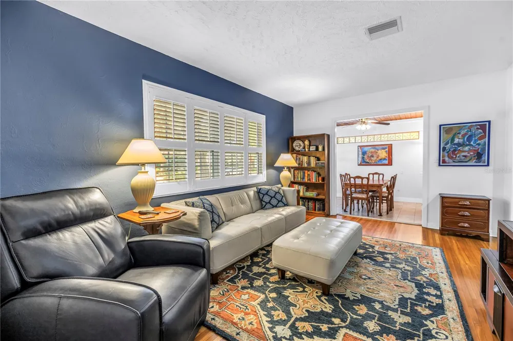 755 39TH AVENUE NE St Petersburg, FL 33703