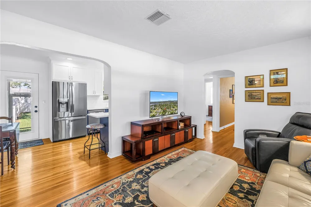 755 39TH AVENUE NE St Petersburg, FL 33703