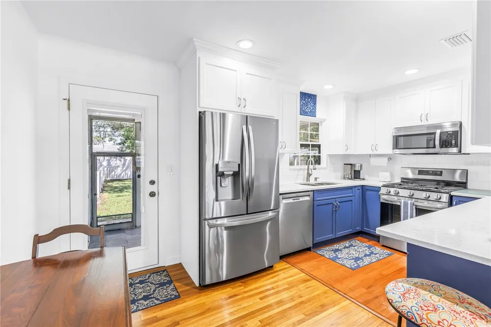 755 39TH AVENUE NE St Petersburg, FL 33703