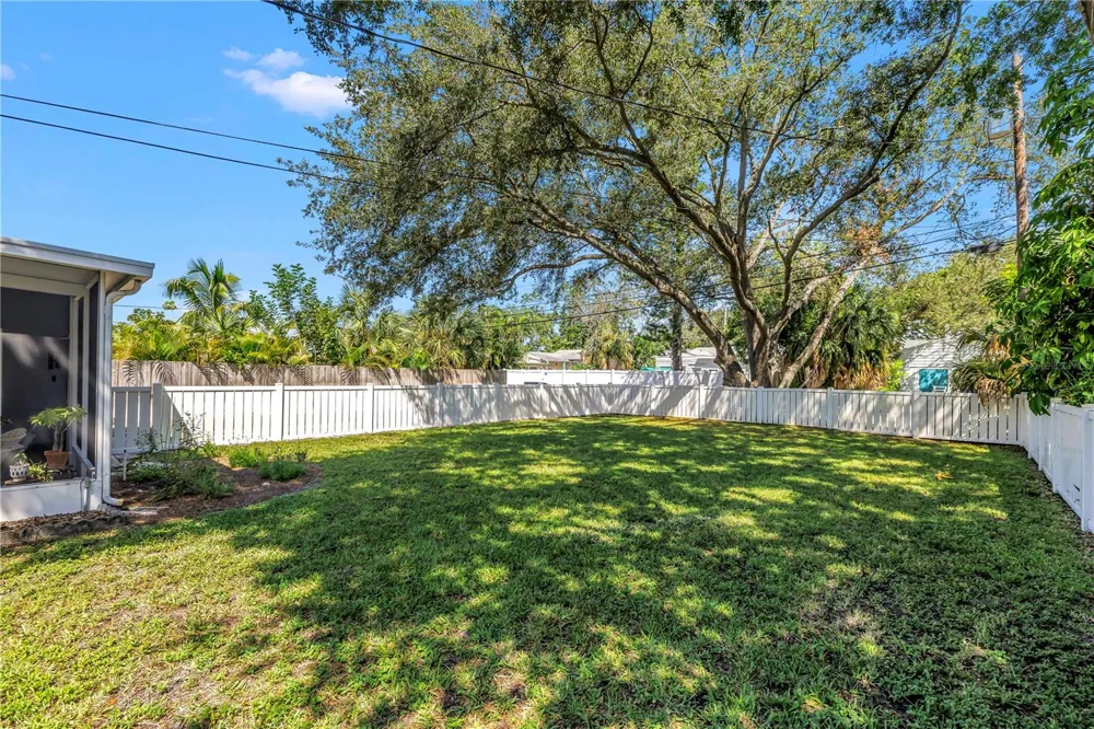 755 39TH AVENUE NE St Petersburg, FL 33703