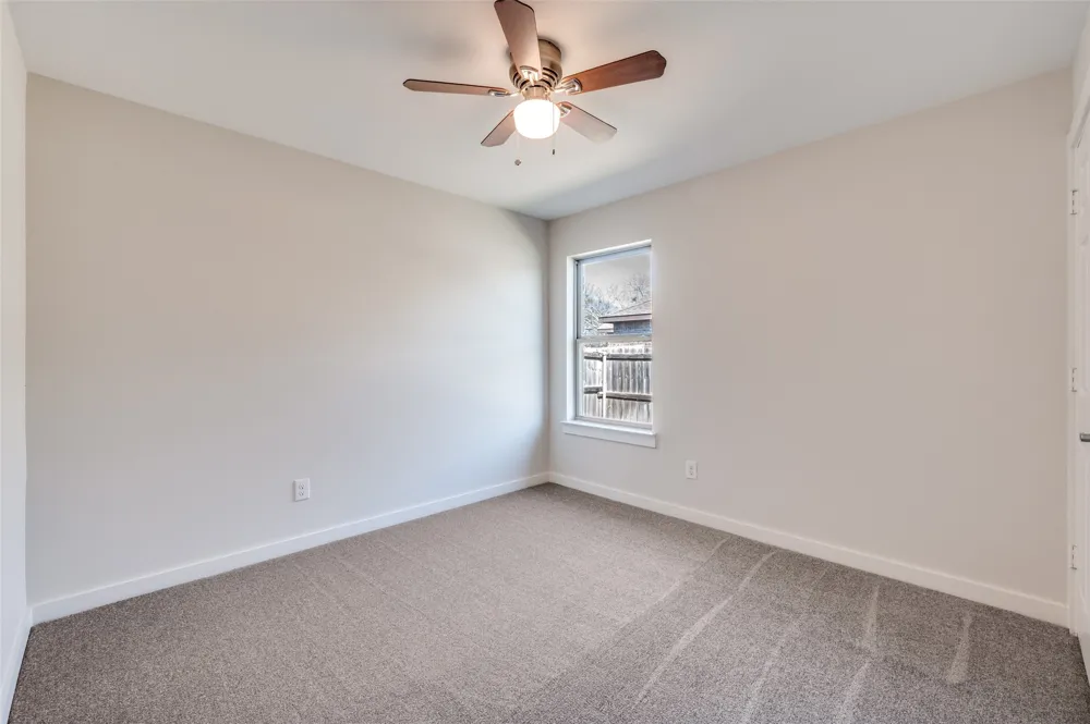 612 6th Gunter, TX 75058