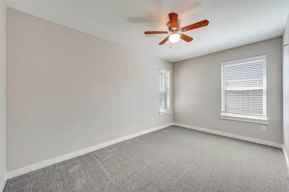 612 6th Gunter, TX 75058