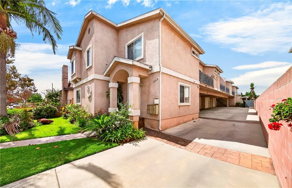 15919 Halldale Gardena, CA 90247