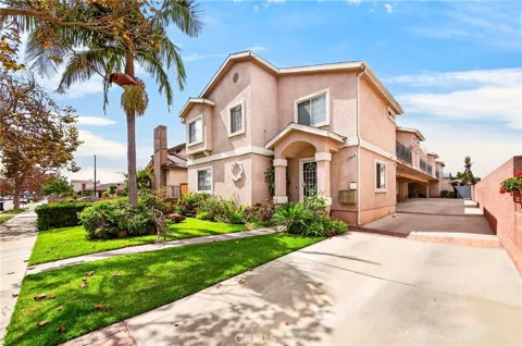 15919 Halldale