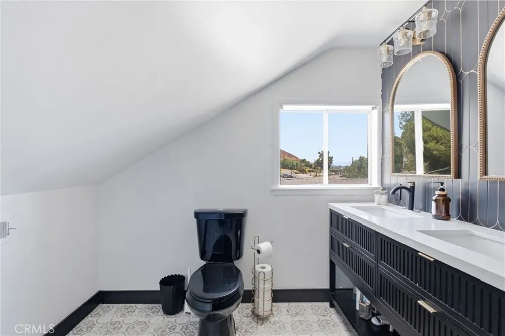 228 S Spring Lake Elsinore, CA 92530