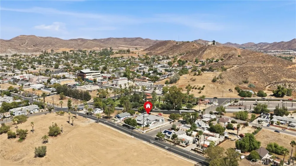 228 S Spring Lake Elsinore, CA 92530