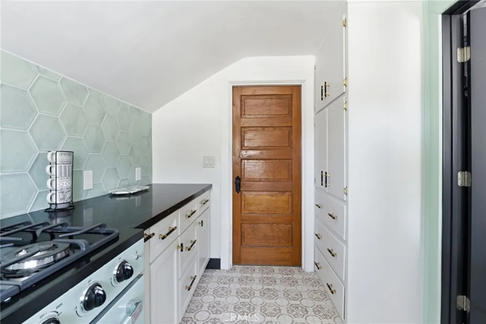 228 S Spring Lake Elsinore, CA 92530