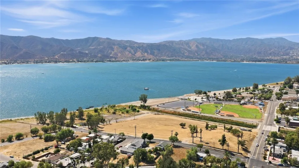 228 S Spring Lake Elsinore, CA 92530