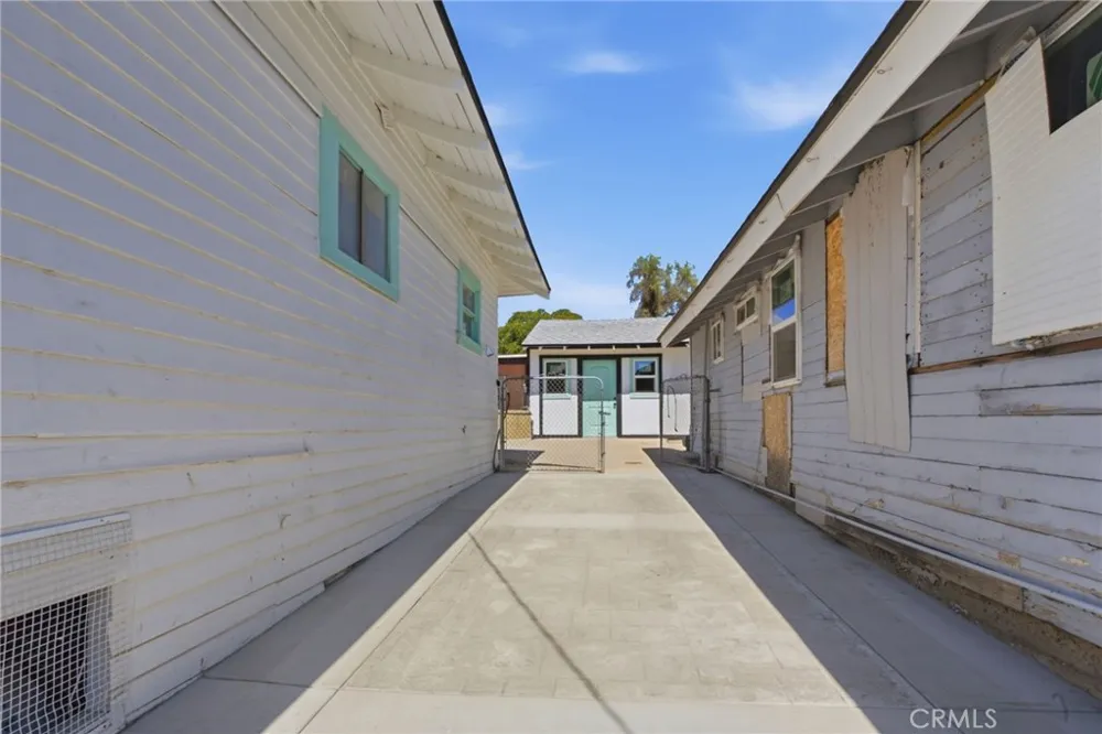 228 S Spring Lake Elsinore, CA 92530