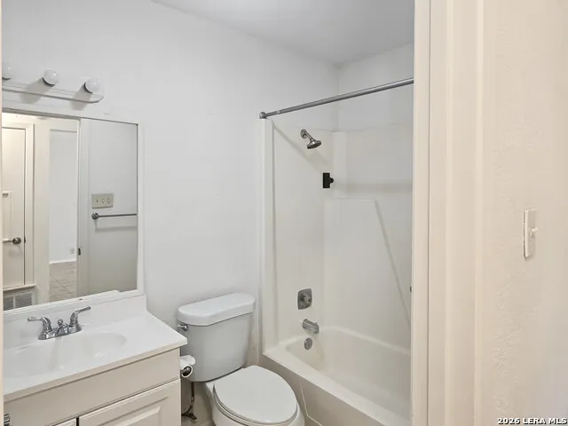 5847 Cliffmont Drive San Antonio, TX 78250