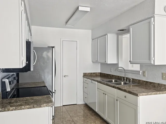 5847 Cliffmont Drive San Antonio, TX 78250