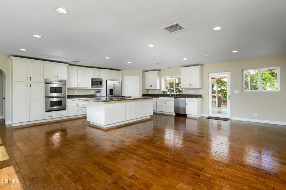 37 Bradford Avenue Camarillo, CA 93010