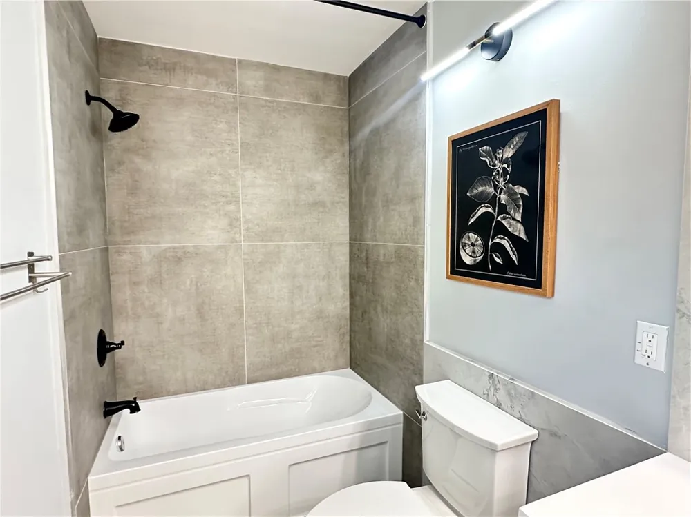 2649 Parish Burbank, CA 91504