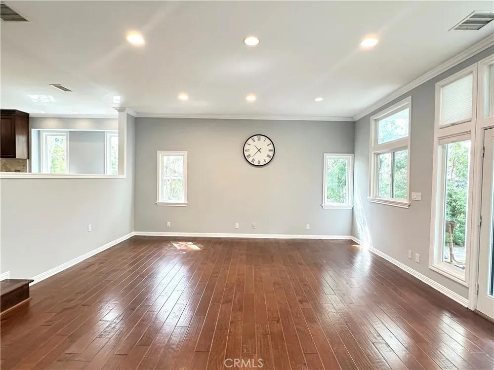 2649 Parish Burbank, CA 91504