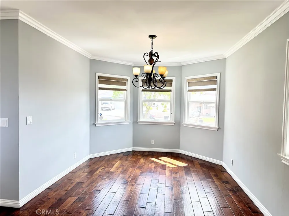 2649 Parish Burbank, CA 91504