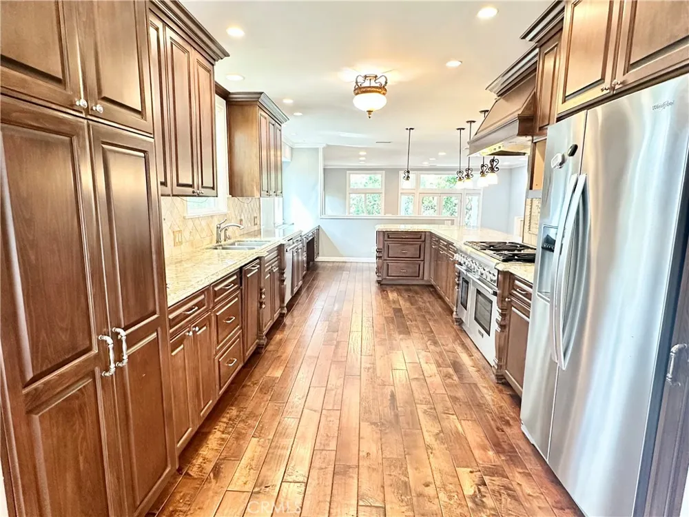 2649 Parish Burbank, CA 91504