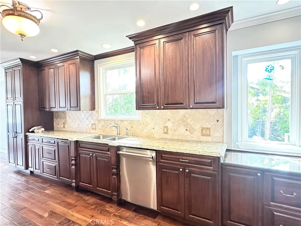 2649 Parish Burbank, CA 91504