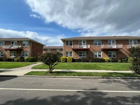 165 Manorhaven Boulevard #G