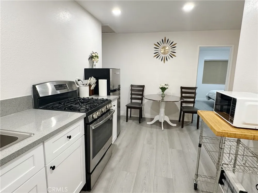 114 W Olive Pomona, CA 91766