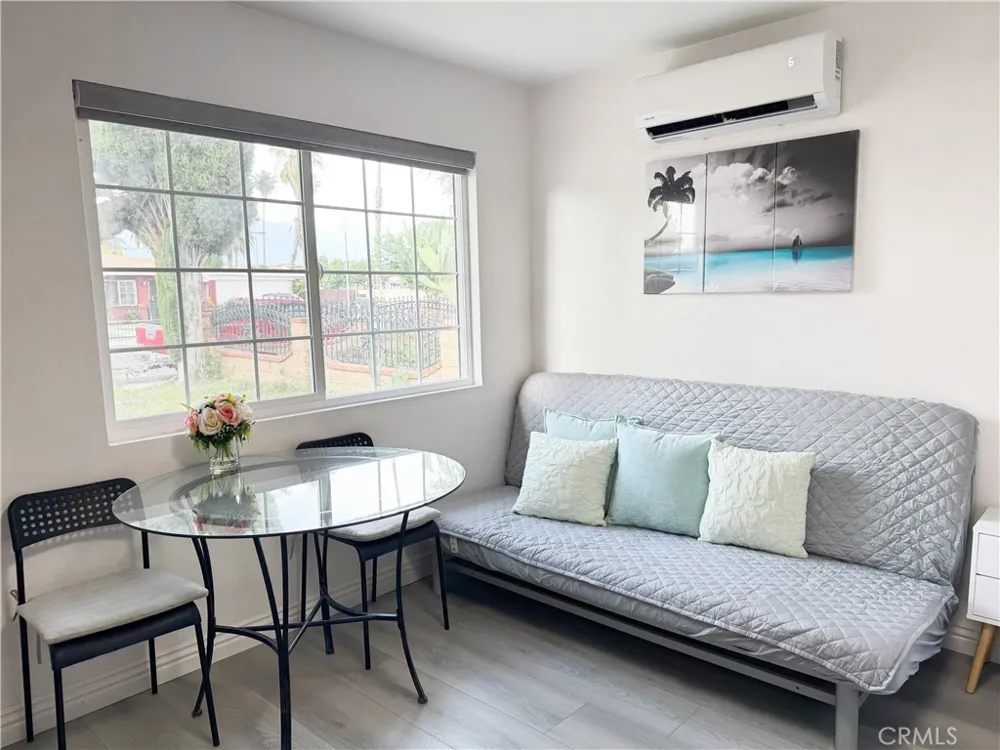 114 W Olive Pomona, CA 91766
