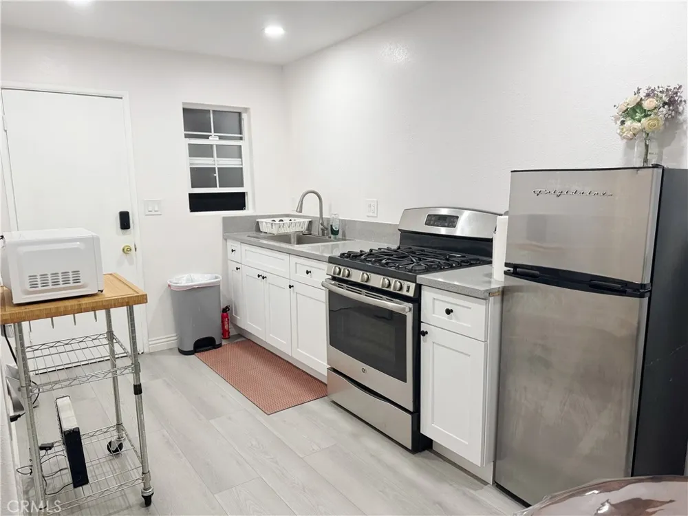 114 W Olive Pomona, CA 91766