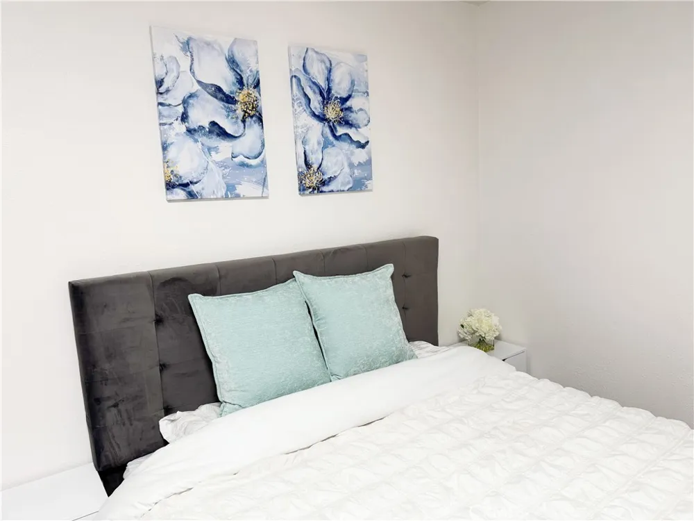 114 W Olive Pomona, CA 91766
