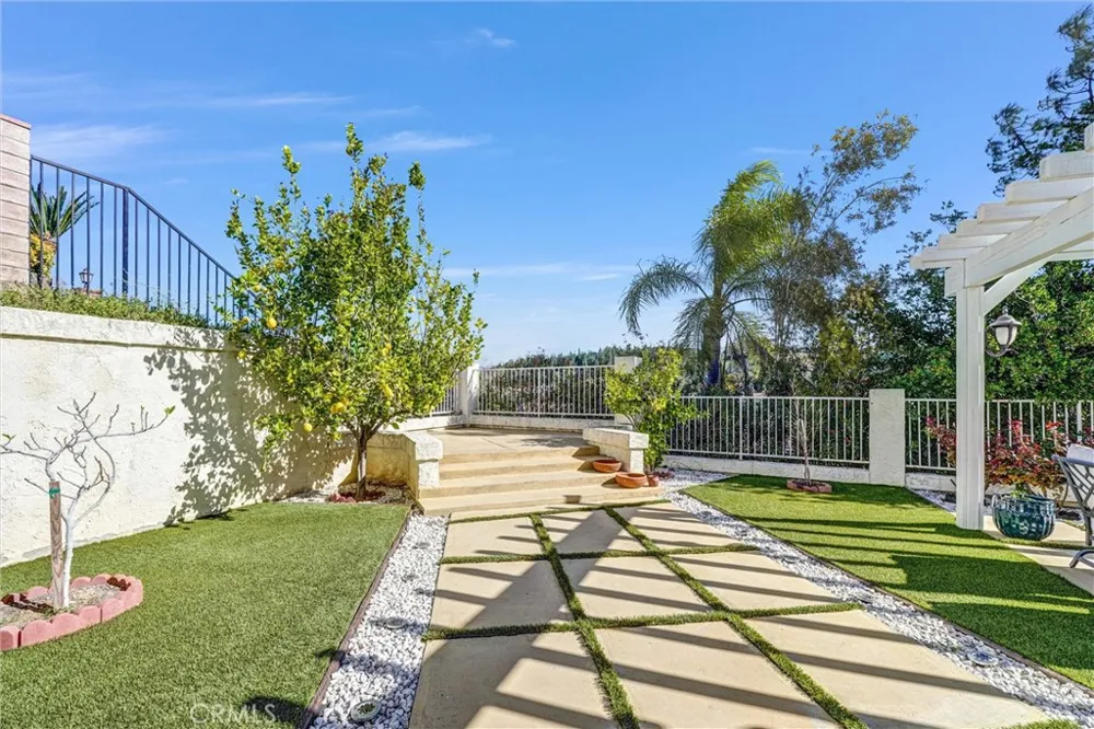 24541 Gardenstone Ln West Hills, CA 91307