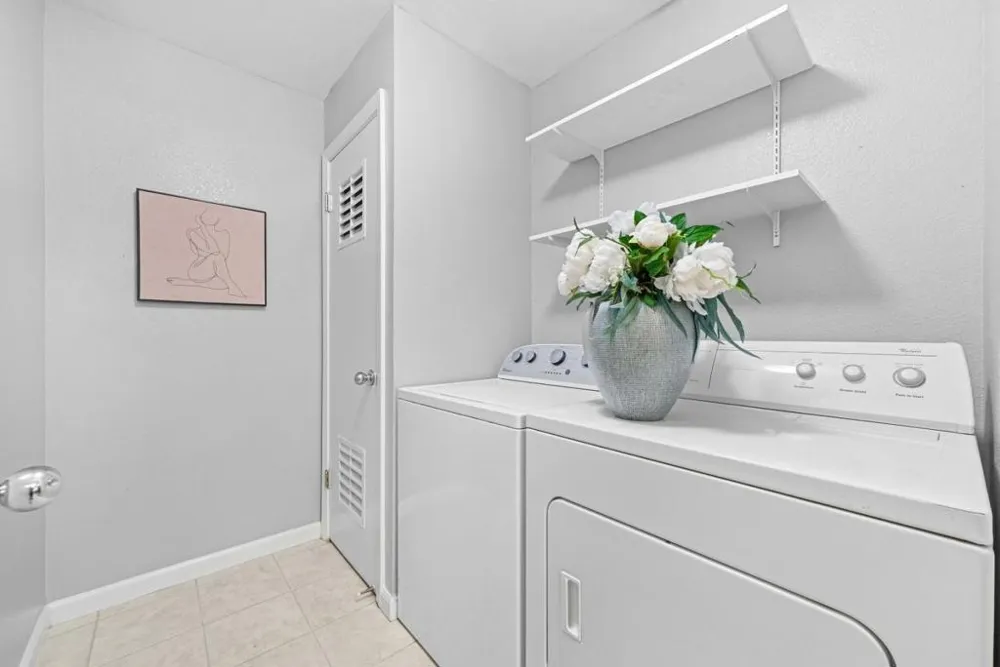 609 Arcadia Terrace #303 Sunnyvale, CA 94085