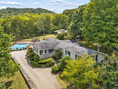 1091 Hidden Valley Rd