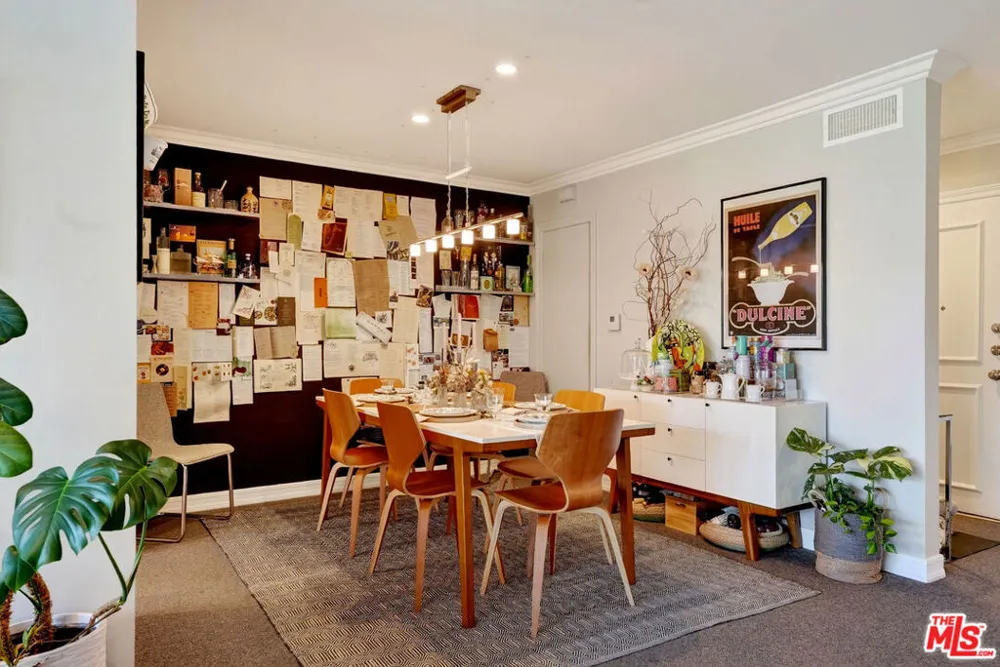 289 S Barrington Avenue #A308 Los Angeles, CA 90049