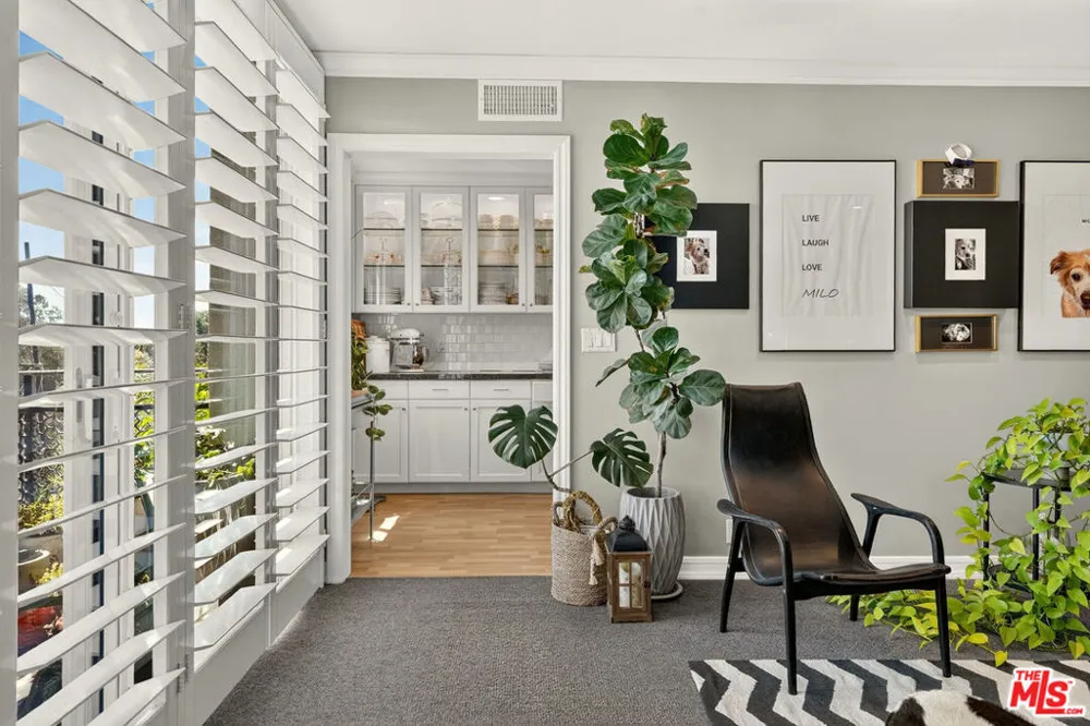 289 S Barrington Avenue #A308 Los Angeles, CA 90049