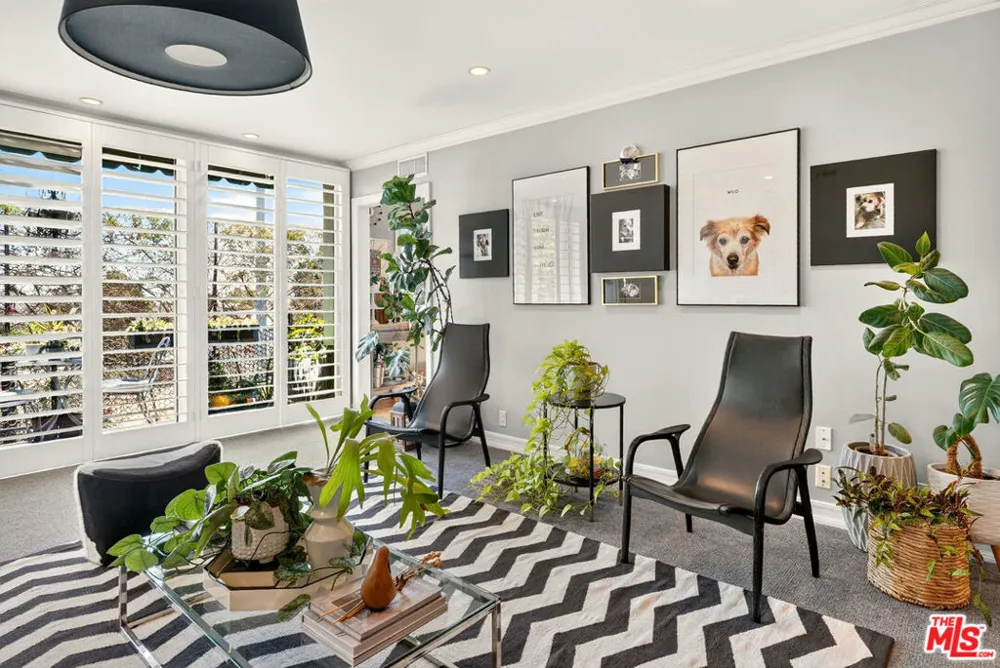 289 S Barrington Avenue #A308 Los Angeles, CA 90049