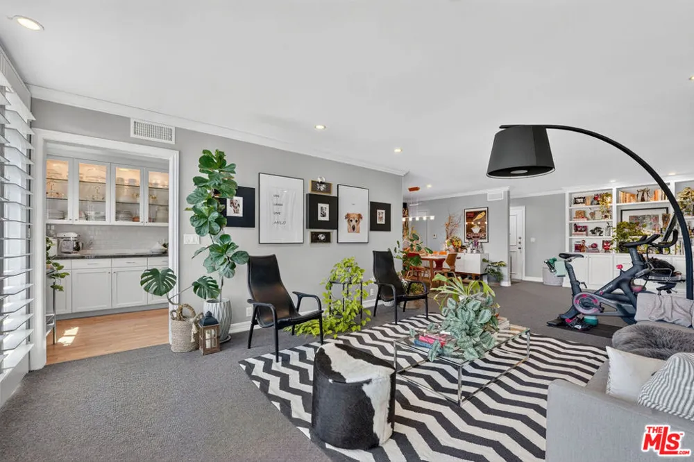 289 S Barrington Avenue #A308 Los Angeles, CA 90049