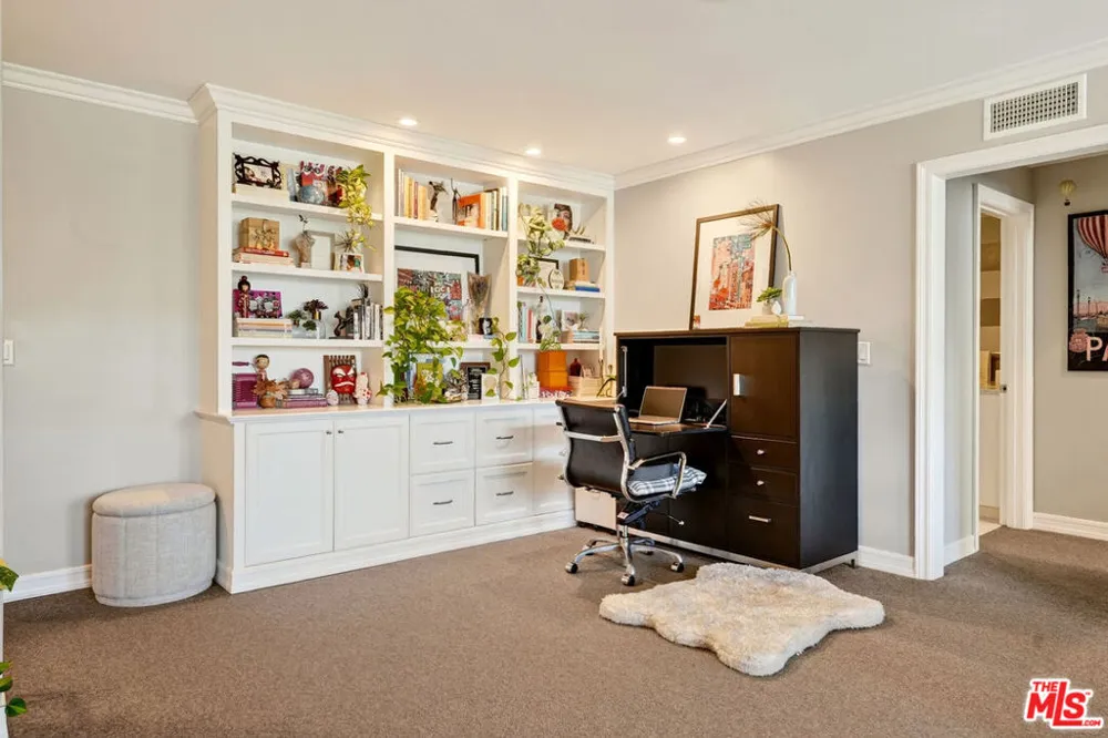 289 S Barrington Avenue #A308 Los Angeles, CA 90049