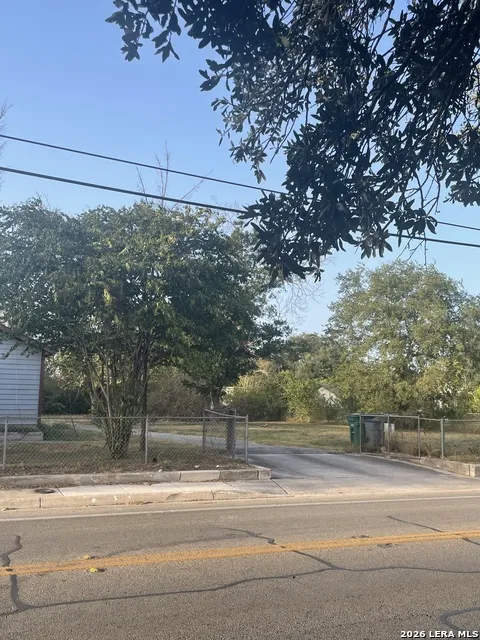 619 RICE RD San Antonio, TX 78220