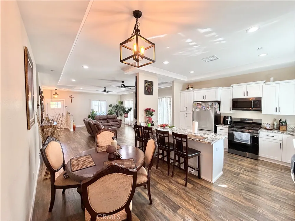 845 S San Jacinto Street Hemet, CA 92543