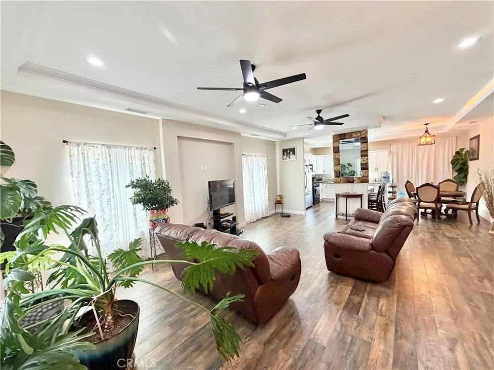 845 S San Jacinto Street Hemet, CA 92543