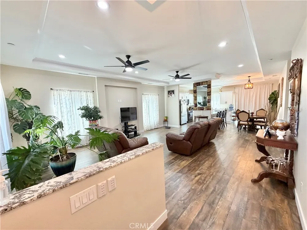 845 S San Jacinto Street Hemet, CA 92543