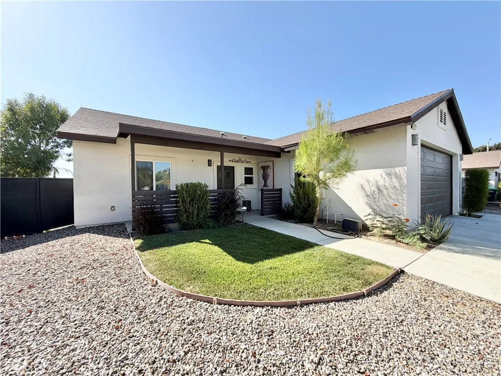 845 S San Jacinto Street Hemet, CA 92543