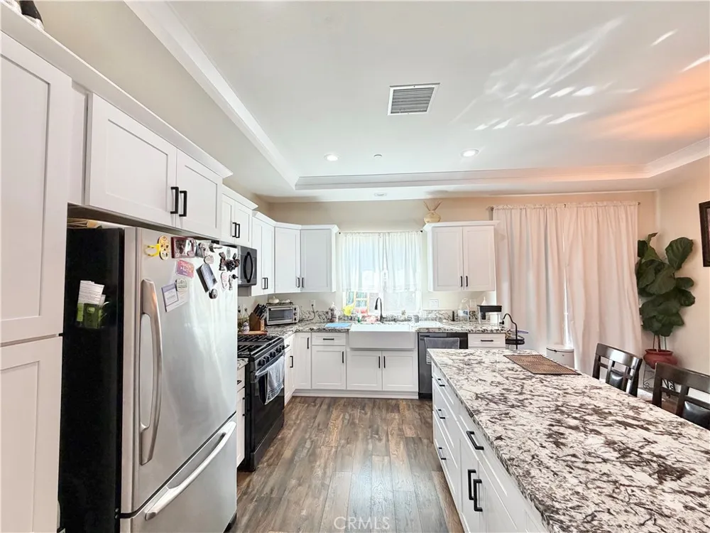 845 S San Jacinto Street Hemet, CA 92543