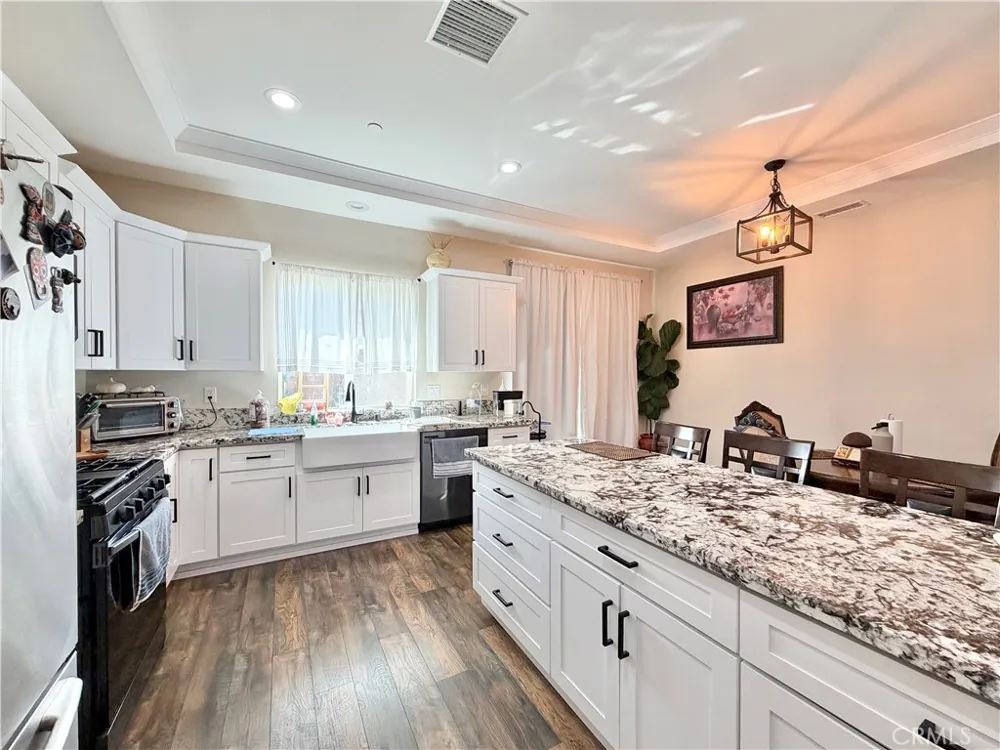 845 S San Jacinto Street Hemet, CA 92543