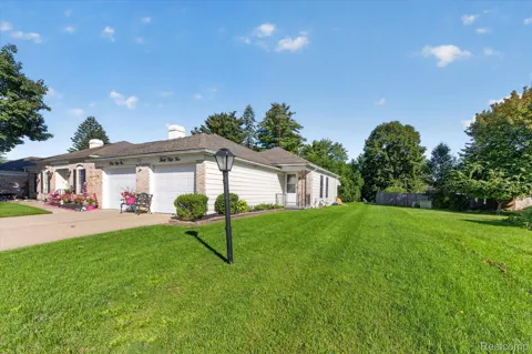 3055 Vineyard Lane