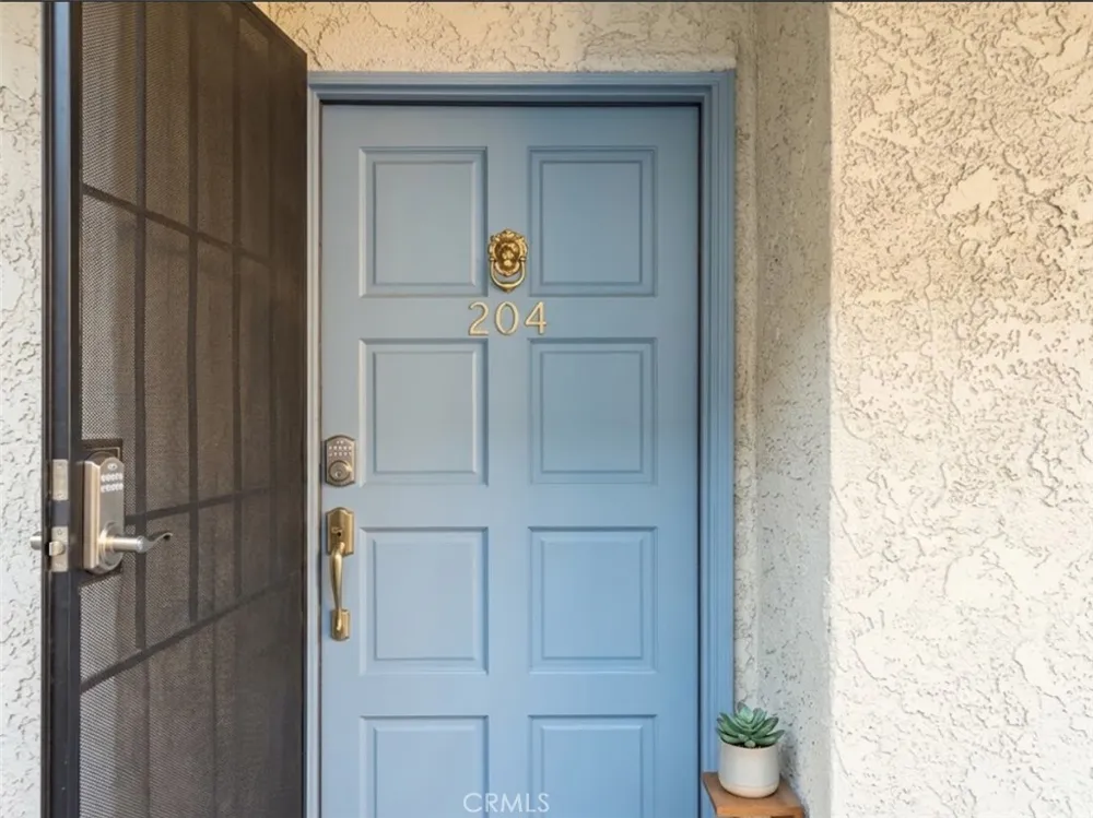 5354 Lindley #204 Los Angeles, CA 91316