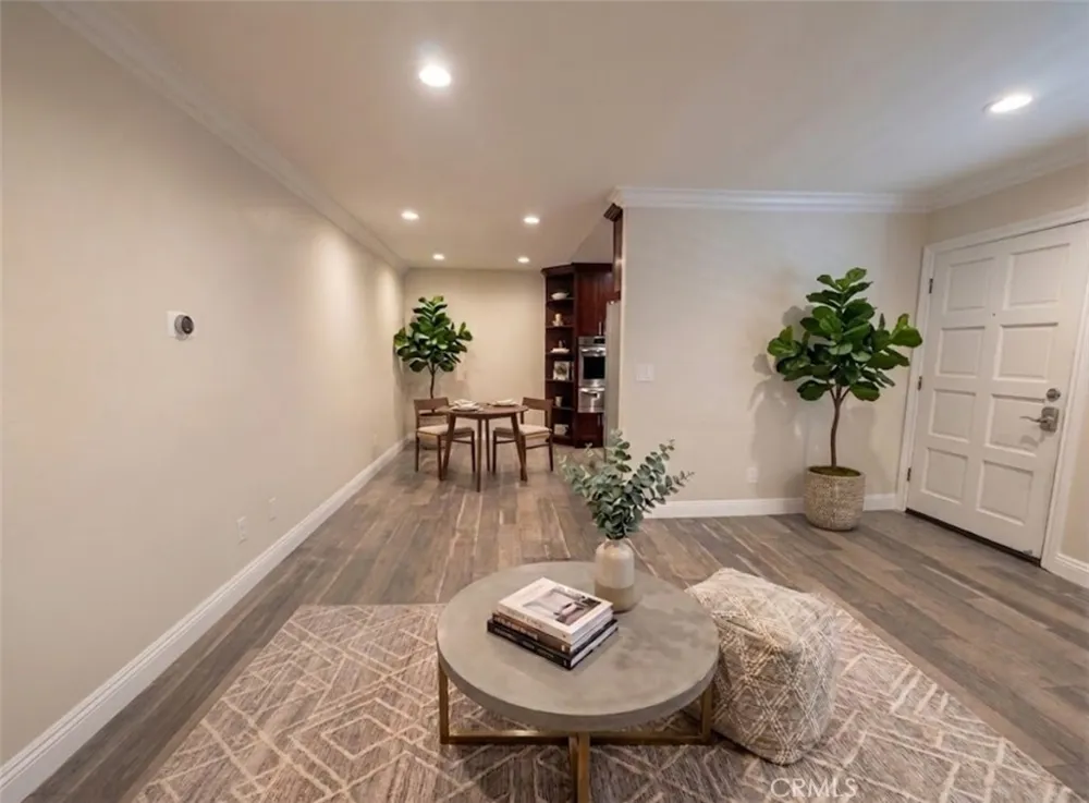 5354 Lindley #204 Los Angeles, CA 91316