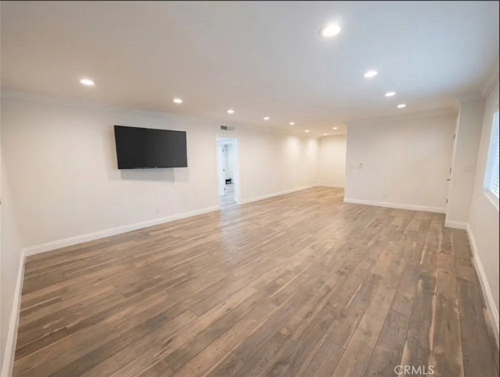 5354 Lindley #204 Los Angeles, CA 91316