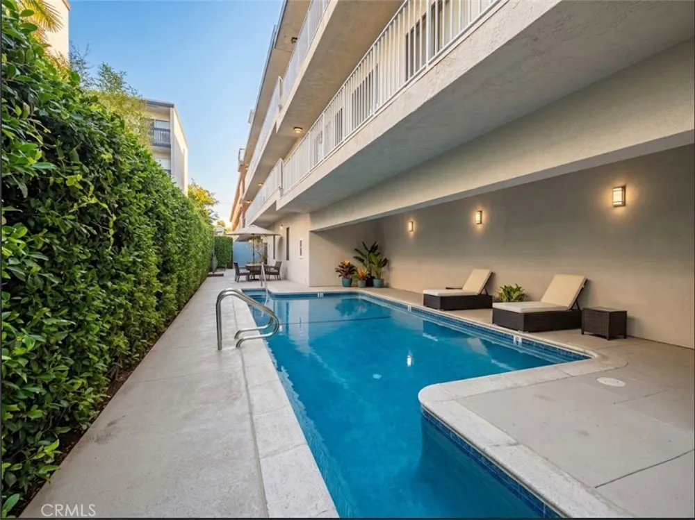 5354 Lindley #204 Los Angeles, CA 91316